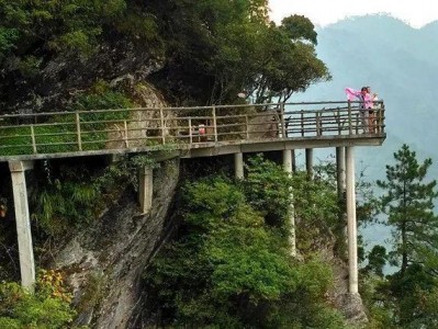 泉州华蓥山：天坑湖、玻璃栈道、瀑布群，探秘自然奇观